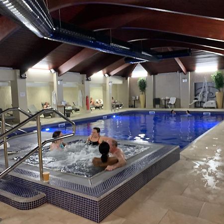 Peaceful Cowslip Lodge - Finlake Spa Resort In Devon Chudleigh ภายนอก รูปภาพ