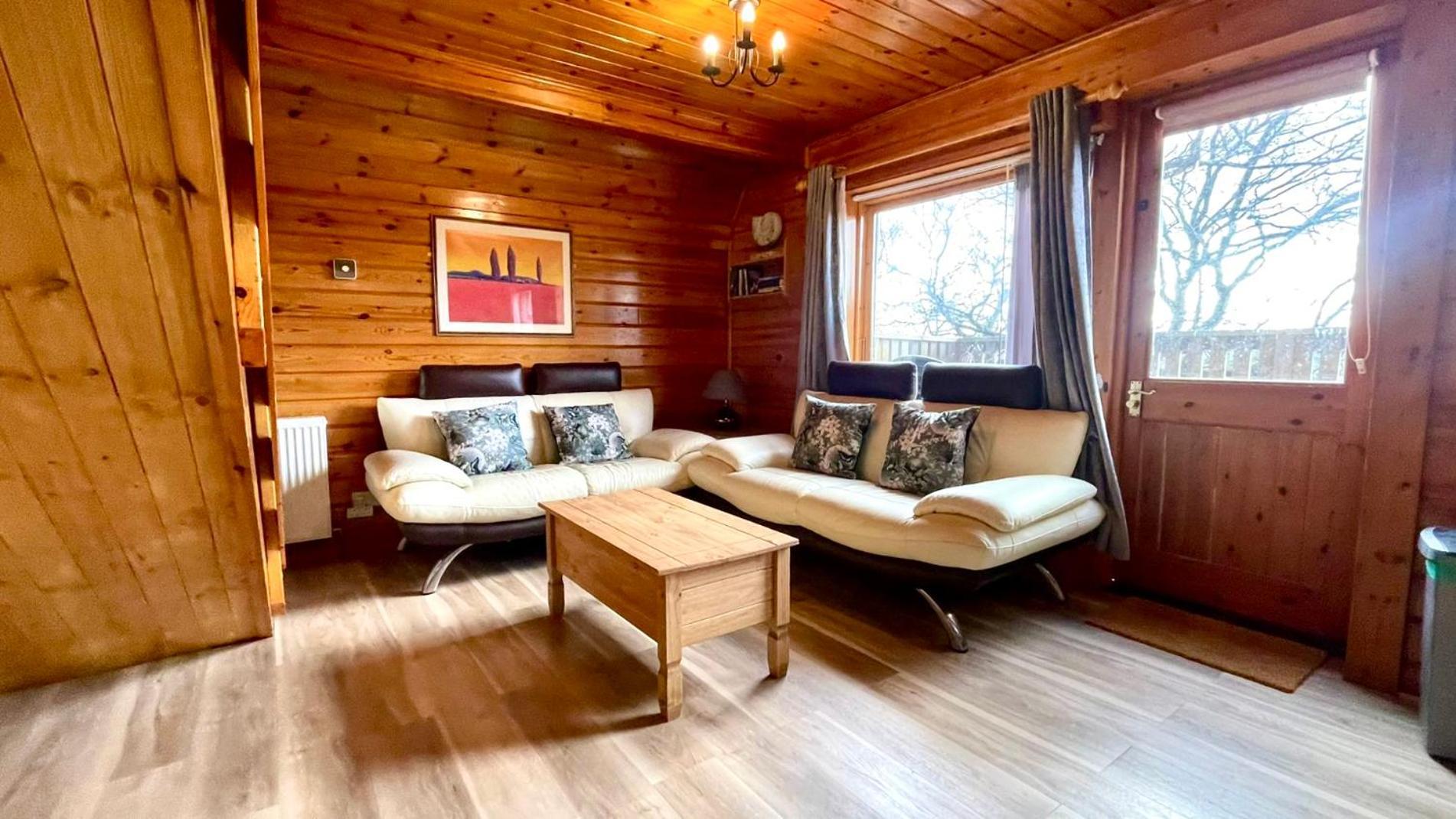 Peaceful Cowslip Lodge - Finlake Spa Resort In Devon Chudleigh ภายนอก รูปภาพ