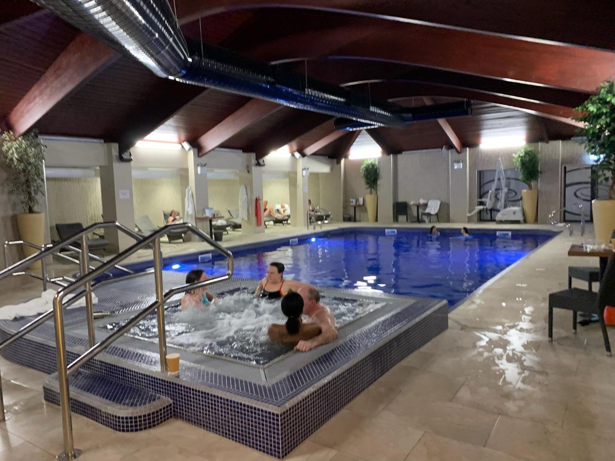 Peaceful Cowslip Lodge - Finlake Spa Resort In Devon Chudleigh ภายนอก รูปภาพ