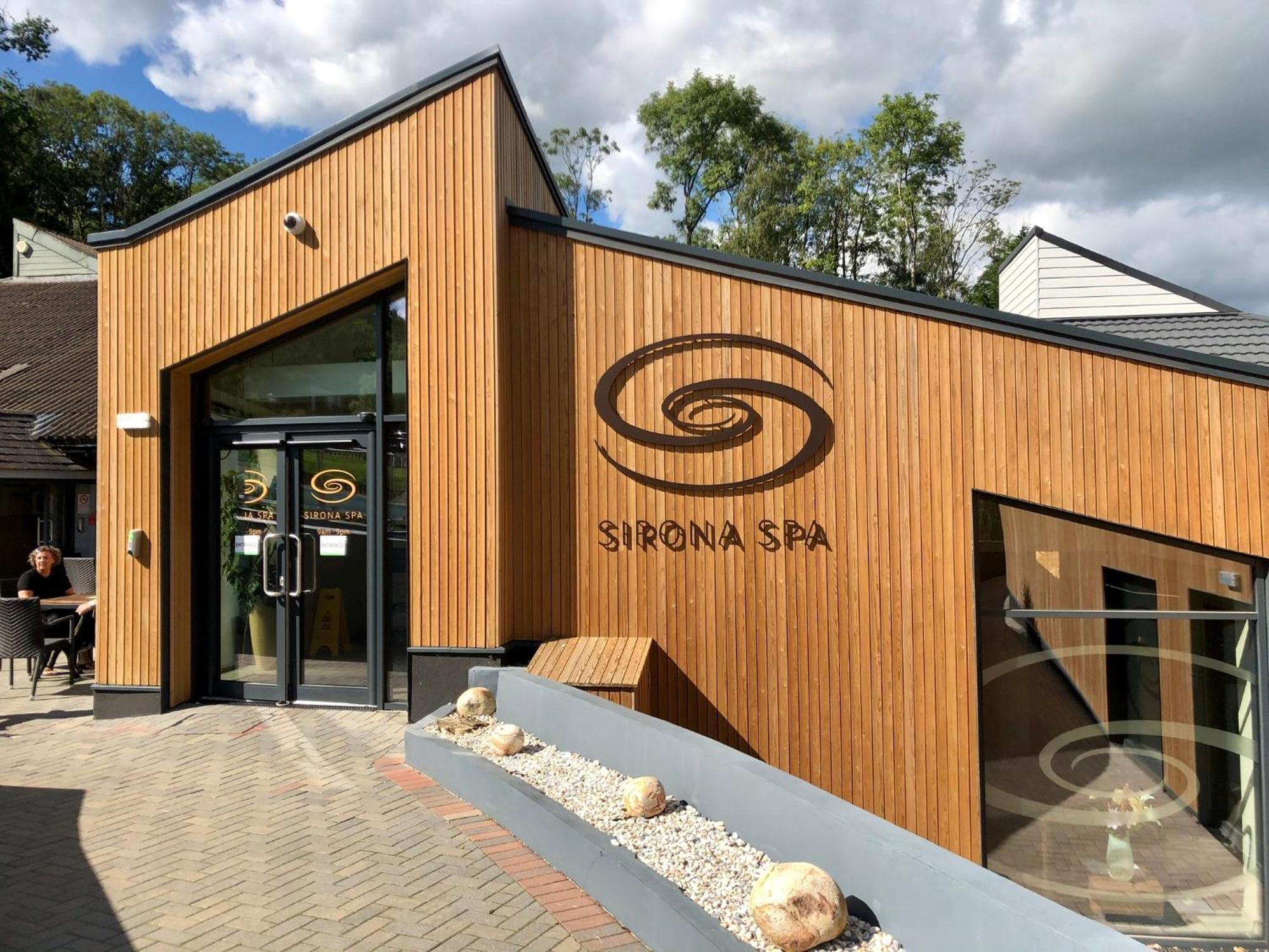 Peaceful Cowslip Lodge - Finlake Spa Resort In Devon Chudleigh ภายนอก รูปภาพ
